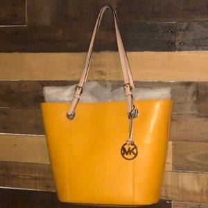 NWT Michael Kors bag !